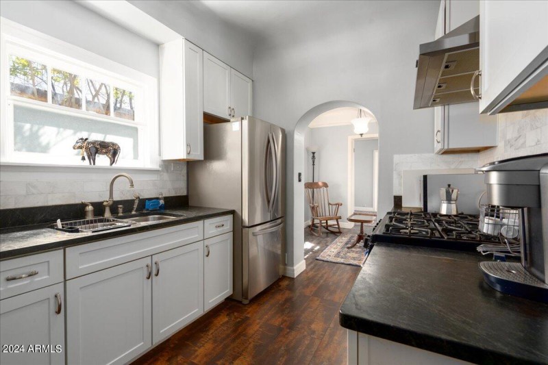 Kitchen 1