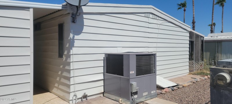 120 N Val Vista DR