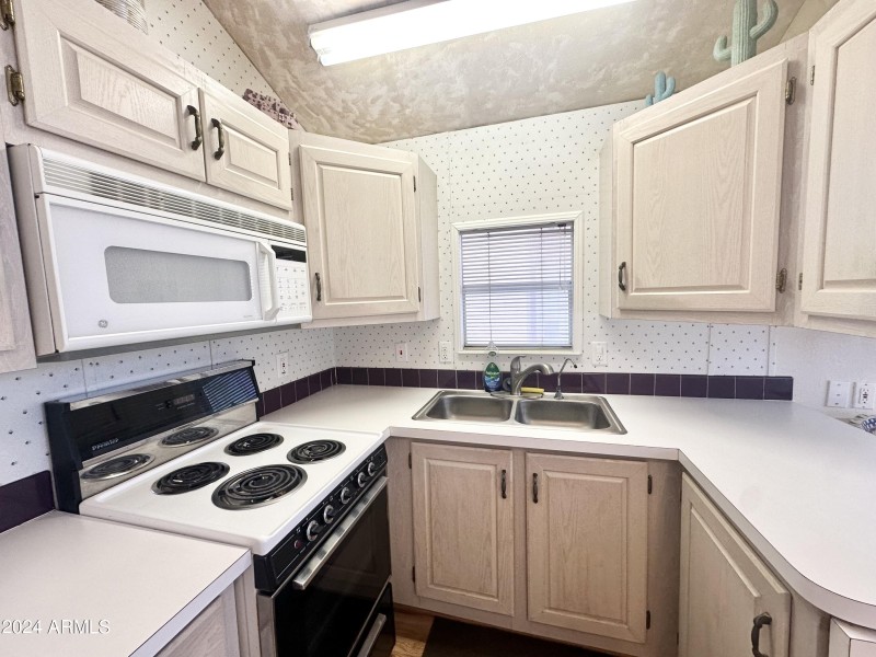 STAINLESS SINK