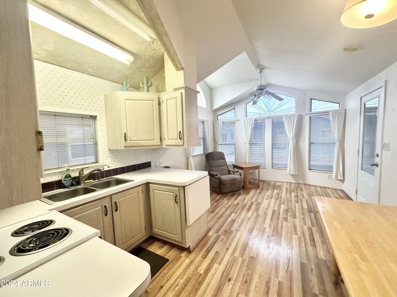 LARGE FRONT WINDOWS
