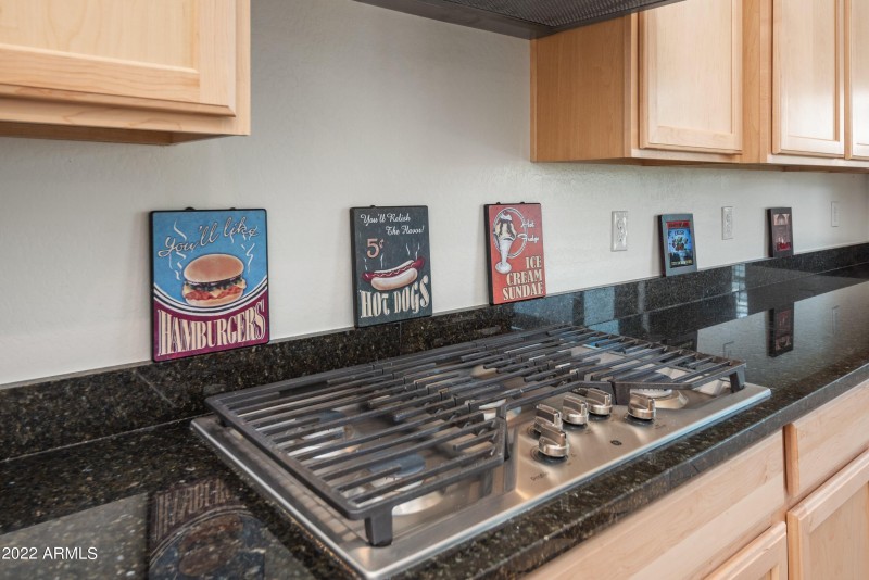19-10020 E Strobe Ave-19