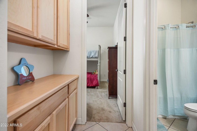 41-10020 E Strobe Ave-41
