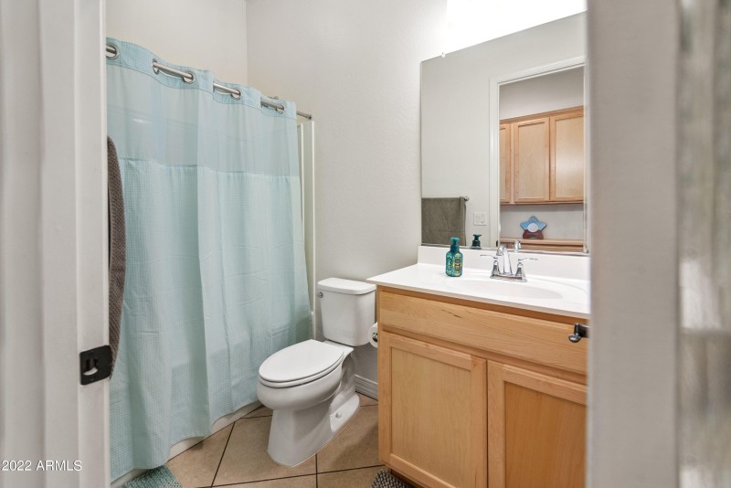 42-10020 E Strobe Ave-42