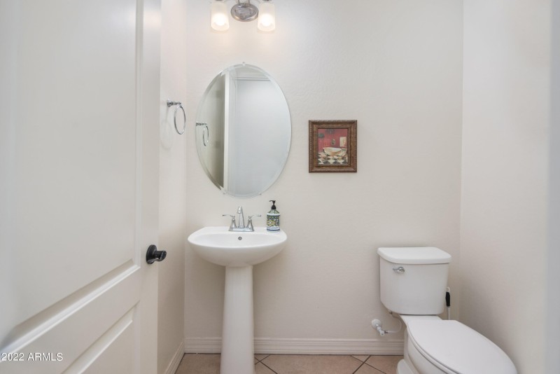 46-10020 E Strobe Ave-46