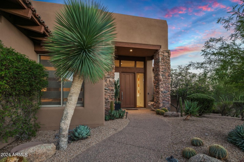5-web-or-mls-Front Entry Path