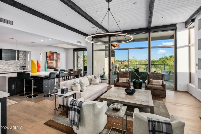 9-web-or-mls-Great Room
