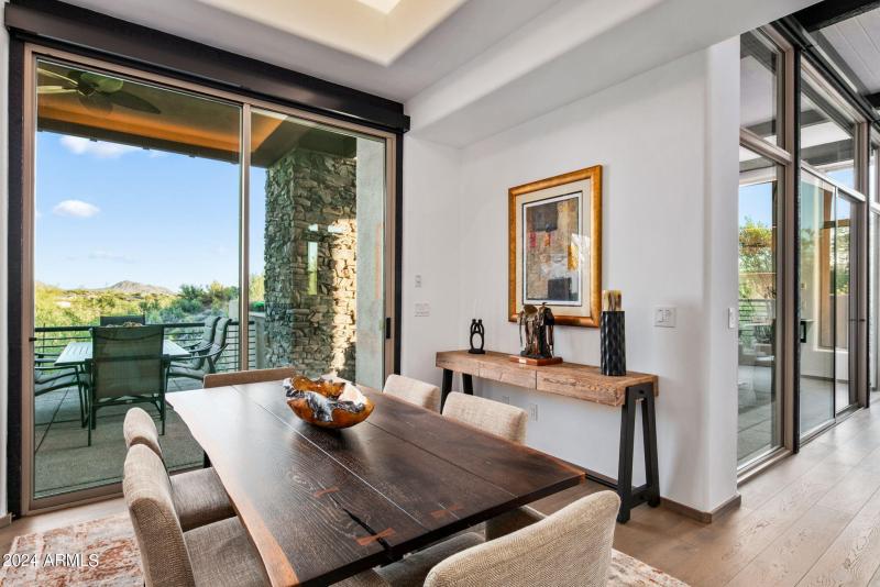 20-web-or-mls-Dining Room Views