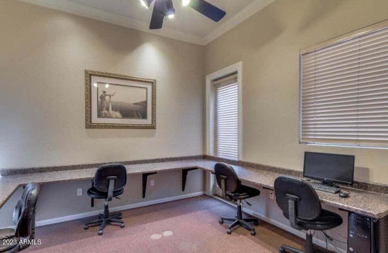 COMMUNITY OFFICE WORK SPACE