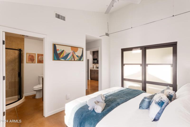 PropertyImageCo_6124EDelcoaAve_WEB-50