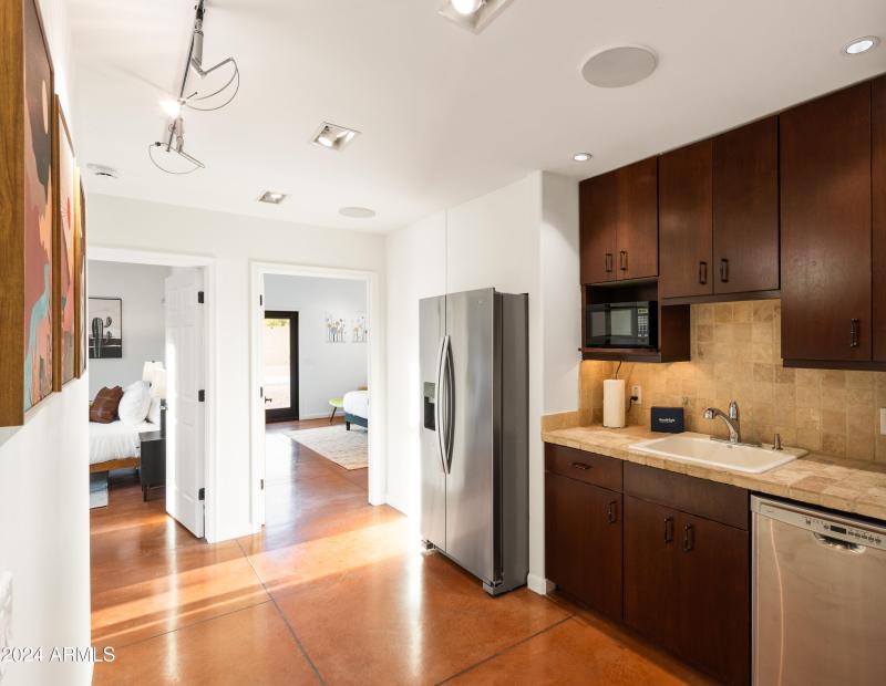 PropertyImageCo_6124EDelcoaAve_WEB-55