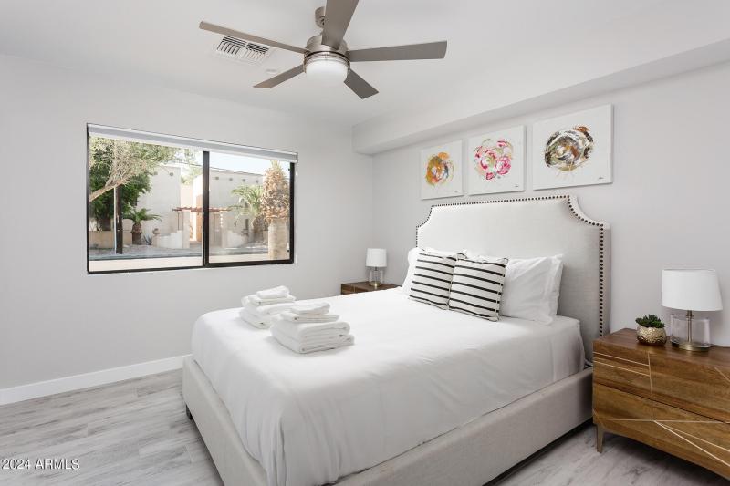 Bedroom-With-King-Bed