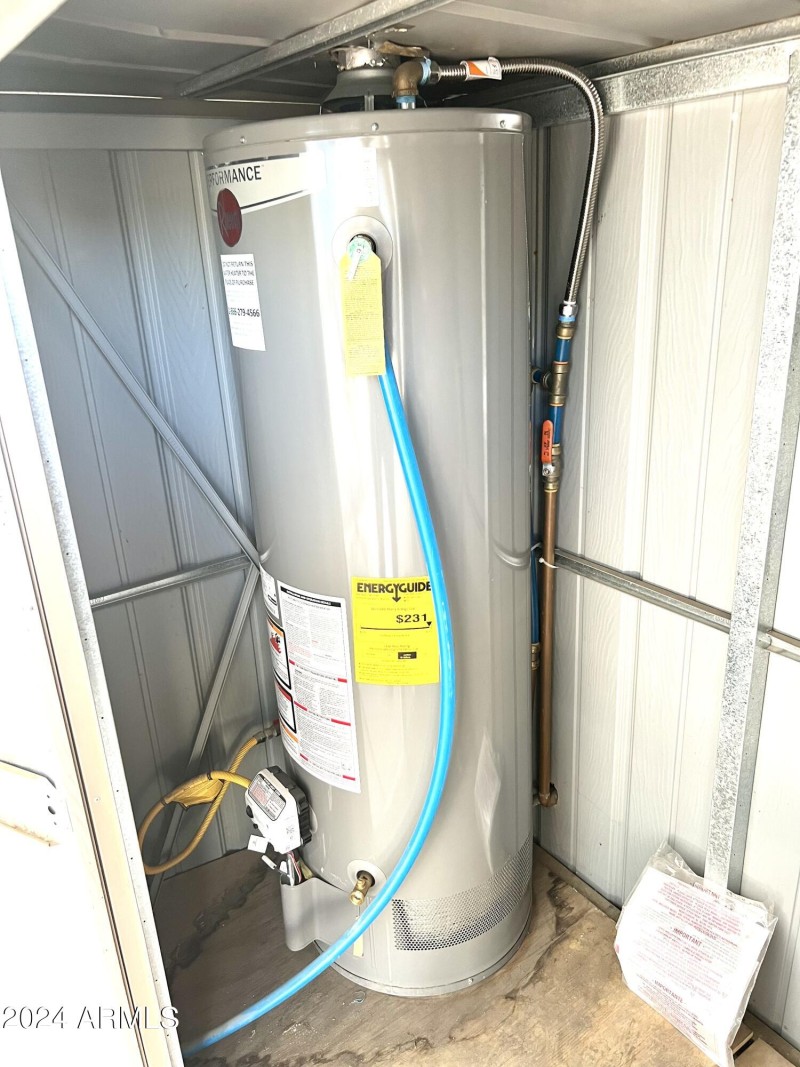 HOT WATER HEATER