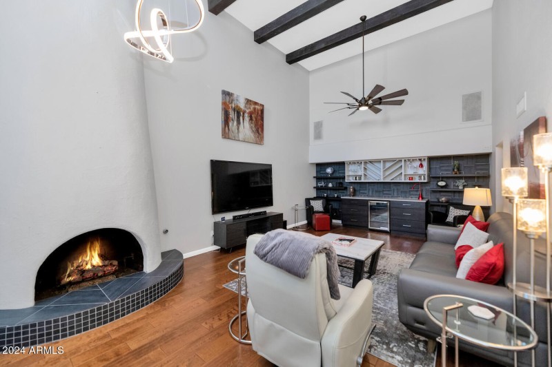 7740 E Camelback Rd-large-006-022-TOD300