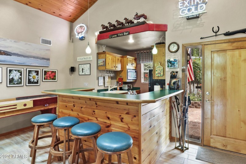 Game Room Bar/Kitchenette