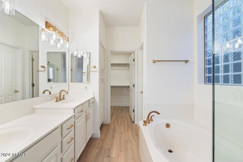 Primary Suite Bathroom