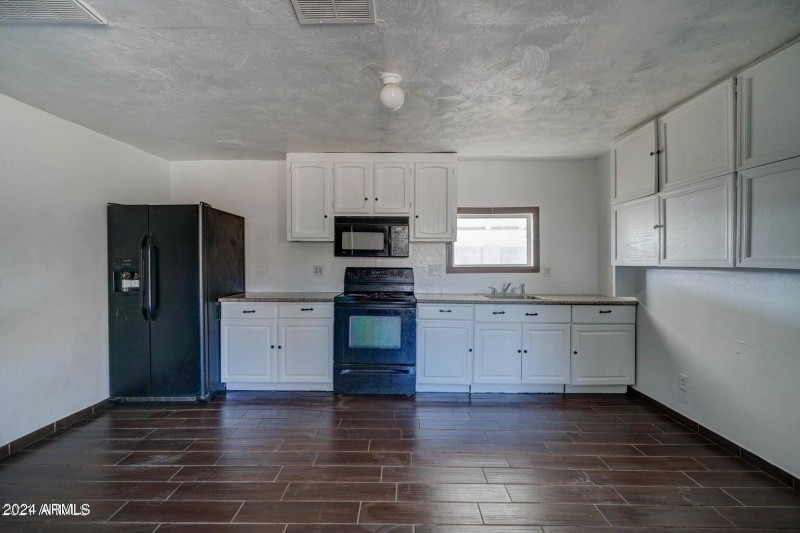 BACK HOUSE KITCHEN