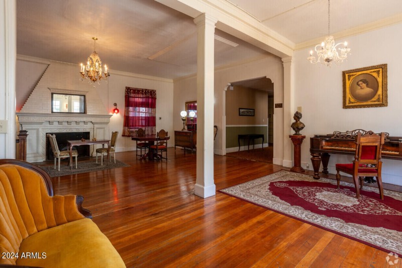 2nd Floor Landing