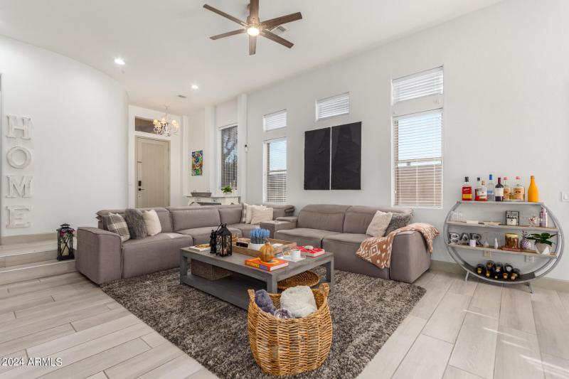 0011-11 - San Fernando