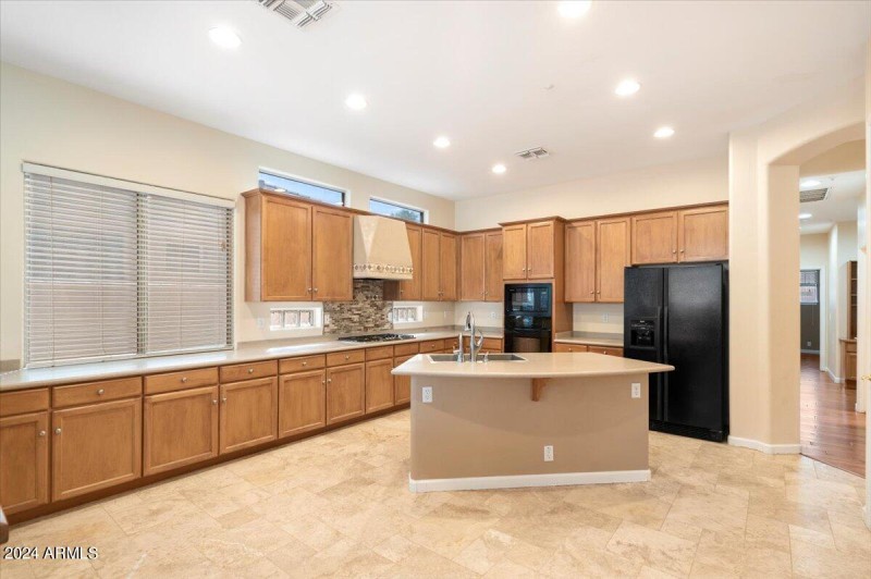 Kitchen Island/Hallway 15120 EVD