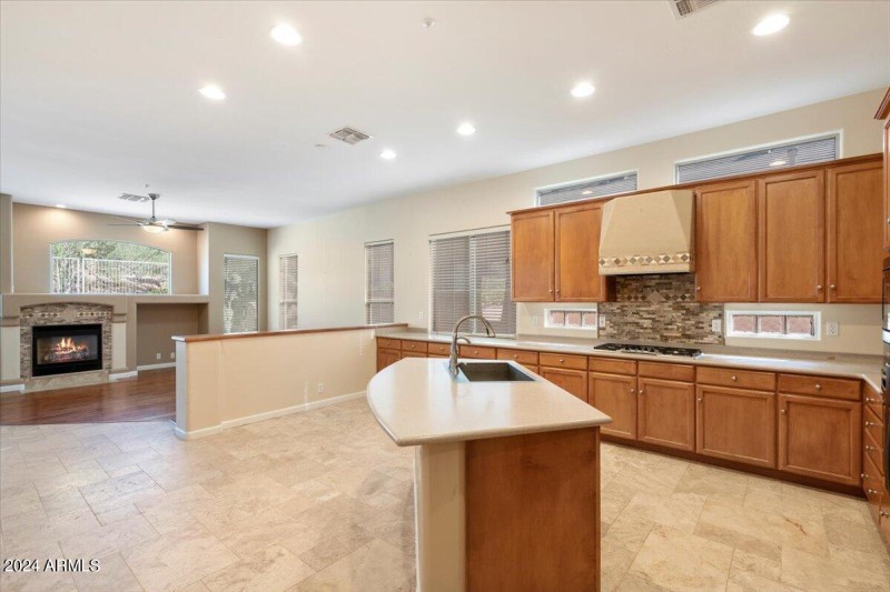 Eat-In Kitchen/Great Room 15120 EVD