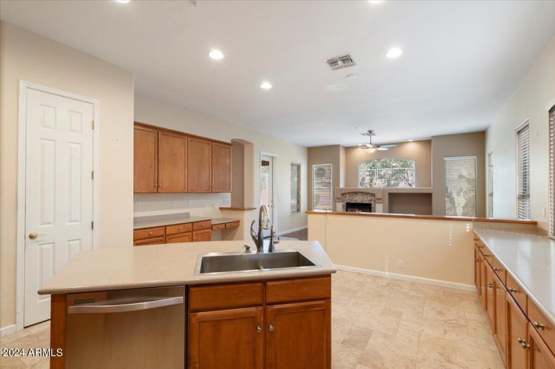 Kitchen/Great Room 15120 EVD
