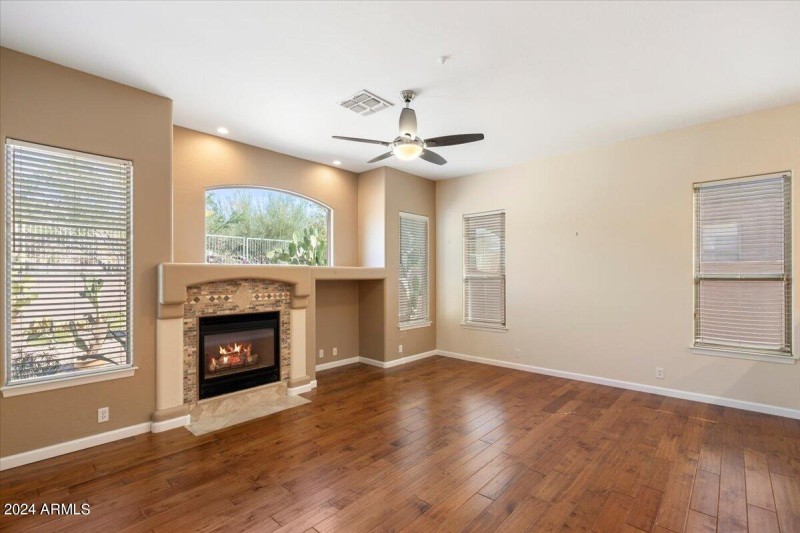 Great Room/Fireplace 15120 EVD