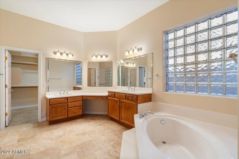 Master Bath/Closet 15120 EVD