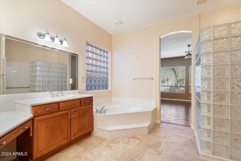 Master Bath/Shower 15120 EVD