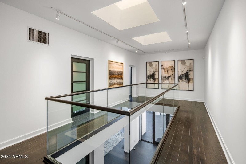 Gallery and elevator