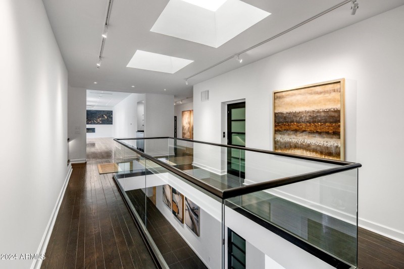 Gallery and elevator