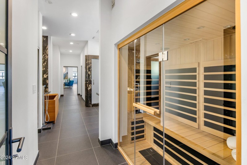 2nd Bathroom with Sauna