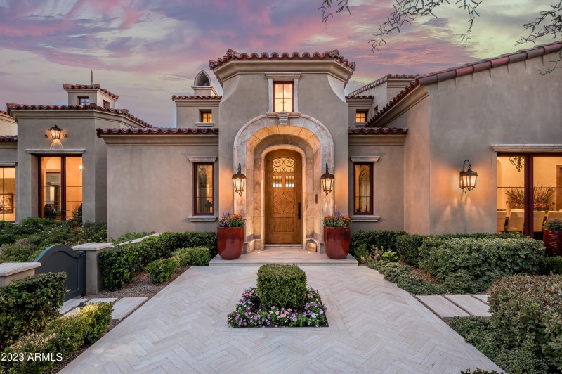 Meticulous Garden Entrance
