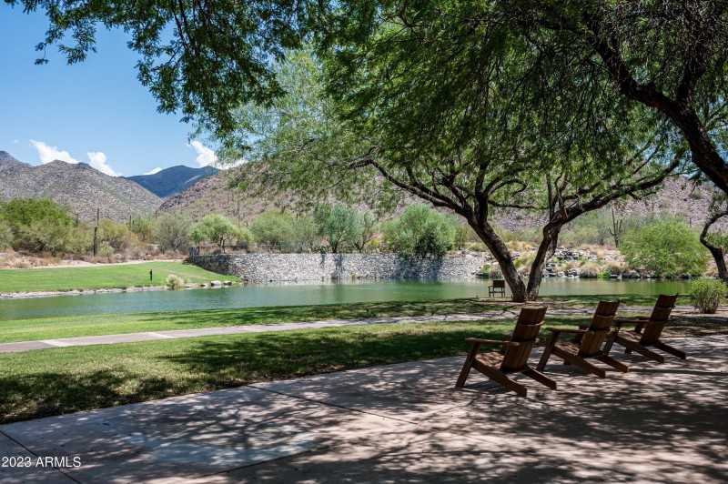 Desert Spring Park Lake