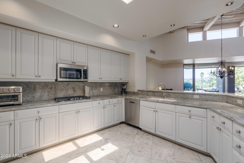 008_Kitchen