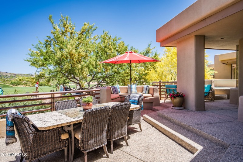 026_Patio Dining Seating