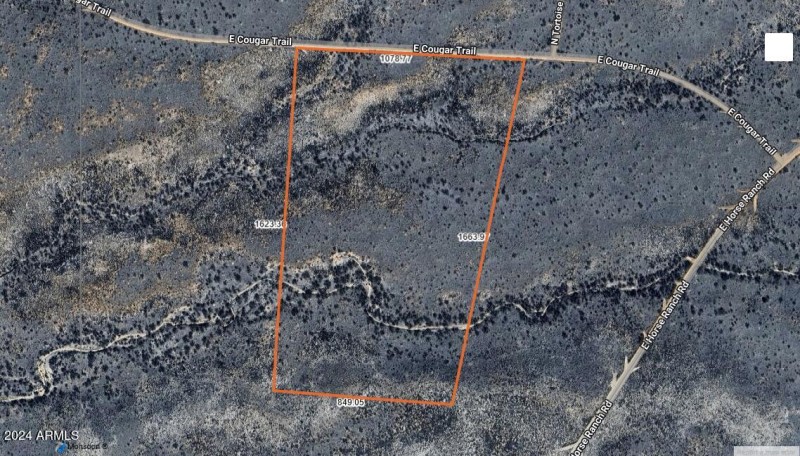 LOT 096
