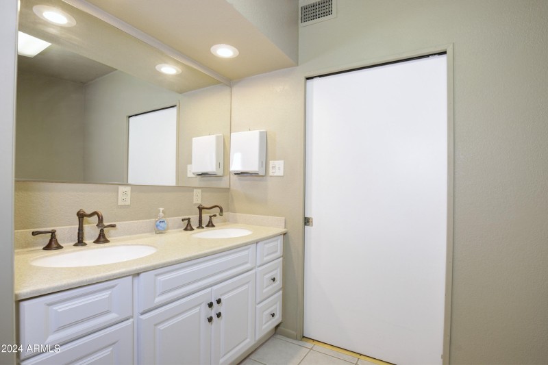 404 West Main (41)