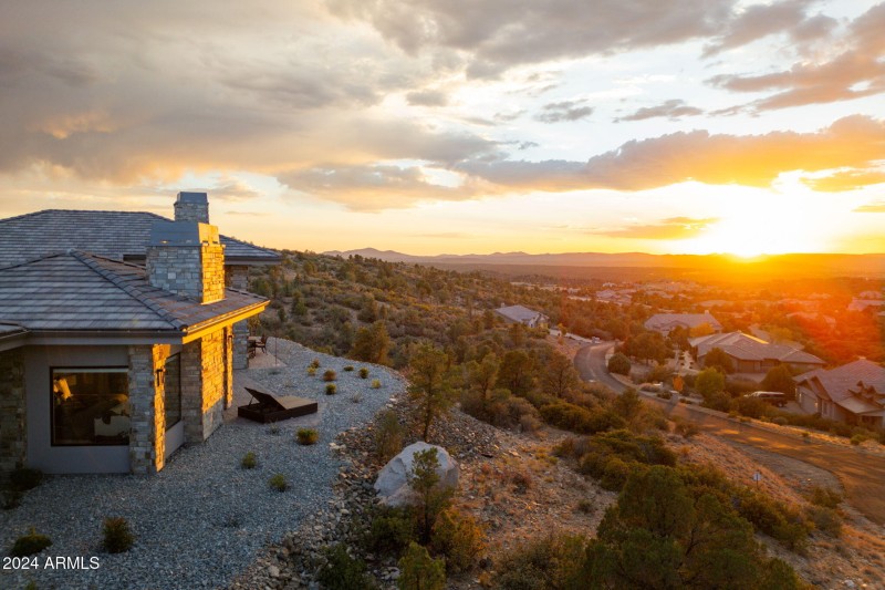 7-web-or-mls-5535-corliss-cir