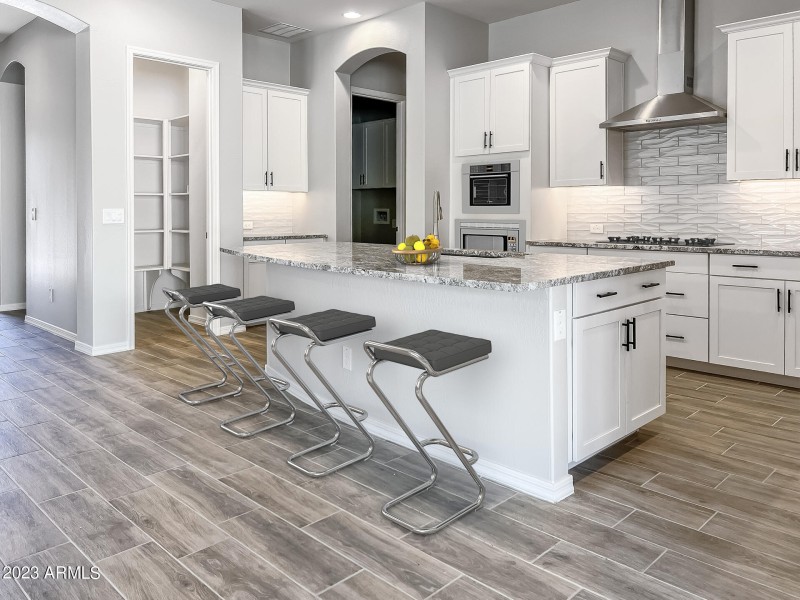 8) KITCHEN