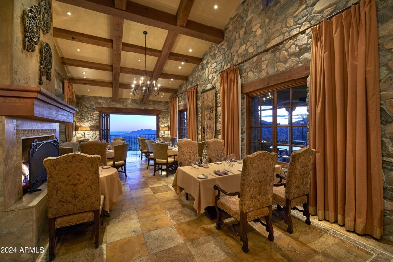 Constantinos dining 1