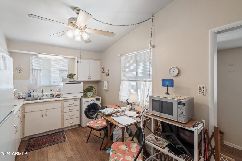 06-Kitchen