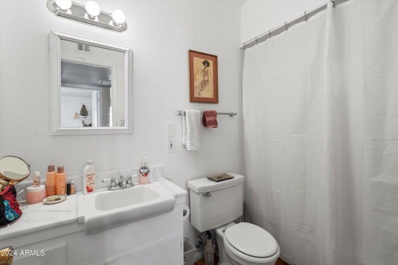 10-Bathroom