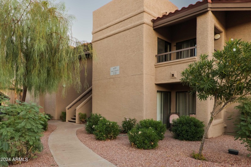9445 N 94th Pl-34
