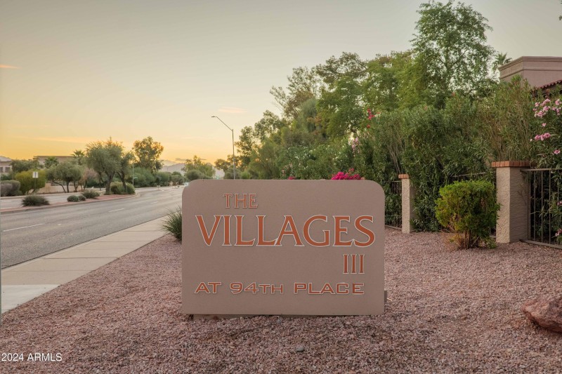 9445 N 94th Pl-41