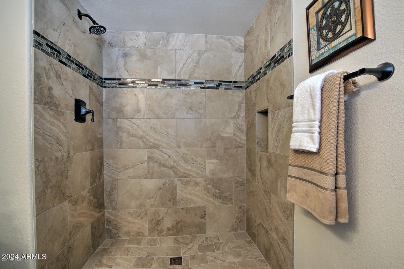 primary bathroom 2