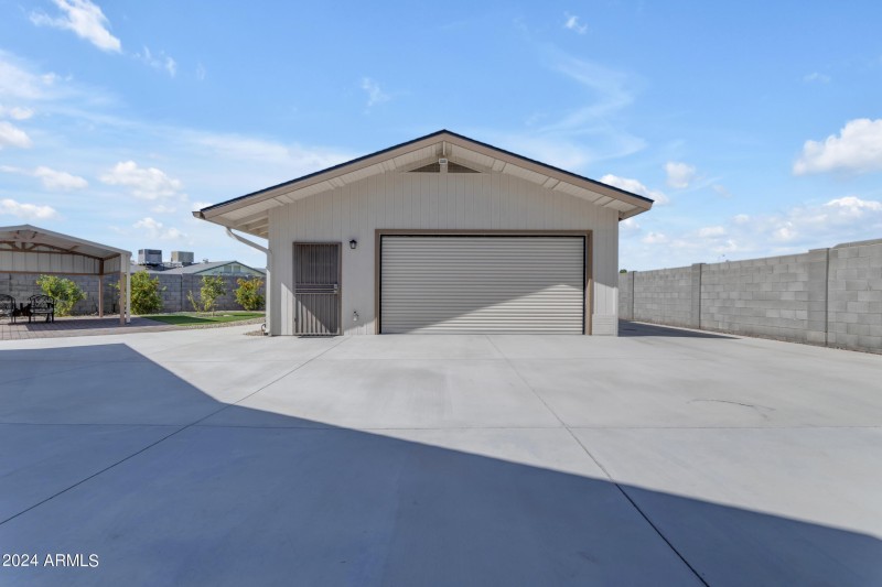 Detached Garage
