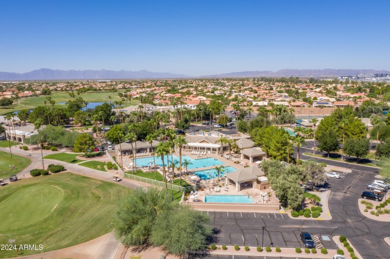 115 Oakwood Pool Complex
