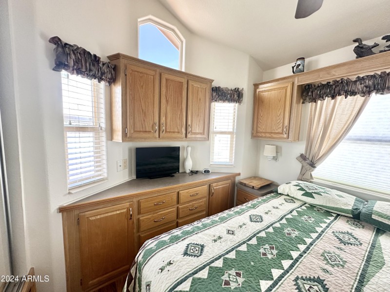 GRAND BEDROOM