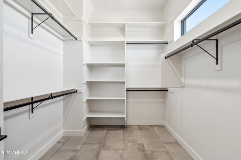 22-Master Closet