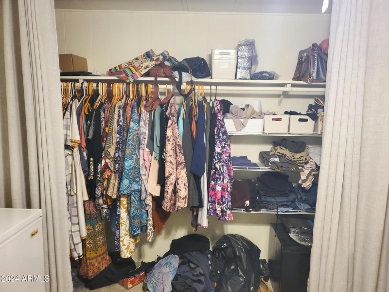 Bed 2 closet